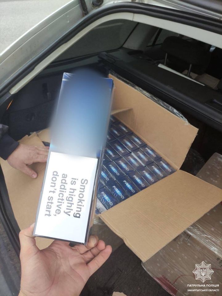 Патрульні поліцейські спільно із прикордонниками виявили тютюнові вироби