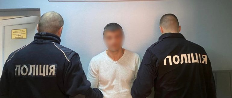 Житель Рахова за 2300 доларів переправляв чоловіків незаконно за кордон