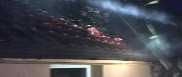 Тячівські надзвичайники ліквідували значну пожежу в житловому секторі