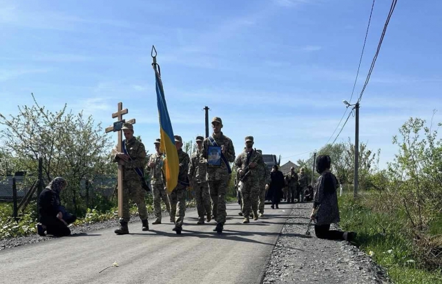 На Мукачівщині провели в останню дорогу полеглого Героя