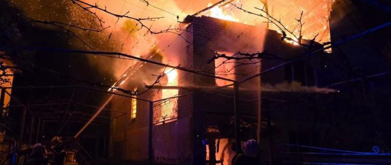 На Виноградівщині горів житловий будинок 60-річного місцевого