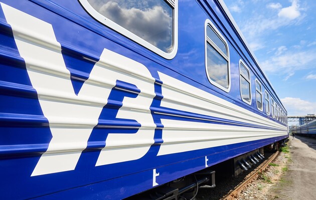 Укрзалізниця планує запустити потяги з сімейними вагонами