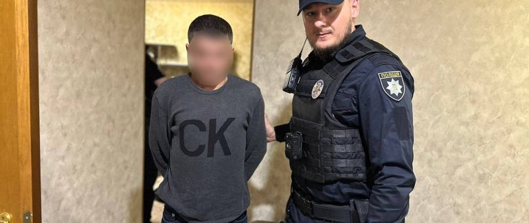 В Ужгороді сталося вбивство: чоловік у себе в квартирі задушив 23-річну жительку Київщини