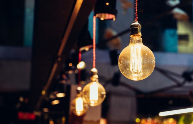 В “Укренерго” закликають ощадливо споживати електрику у вечірні години