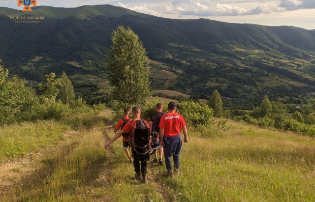 С початку року закарпатські рятувальники допомогли 130 туристам, які блукали в горах