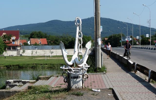 Морське Мукачево: легенди та факти про теплохід «Мукачево», риболовецький траулер та міський якір
