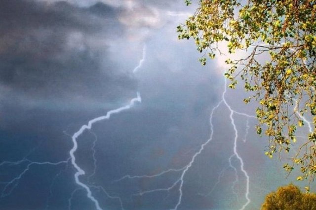 На Закарпатті прогнозують грози, град та значні дощі