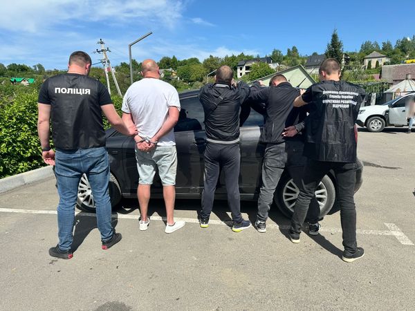 Організатора переправлення осіб через кордон викрили на Закарпатті