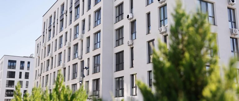 Командиру обʼєднаної бригади Національної поліції України «Скеля» вручили ключі від нової квартири