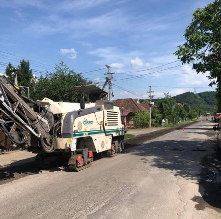 На Закарпатті після зимового періоду на окремих напрямках розпочали ліквідовувати ямковість