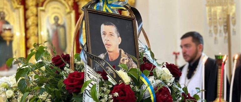 Закарпаття провело в останню дорогу Героя Василя Ливча