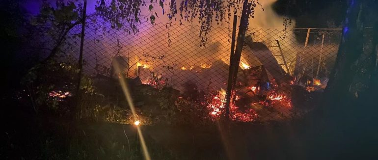 Рятувальники Ужгорода загасили пожежу у дачному будинку