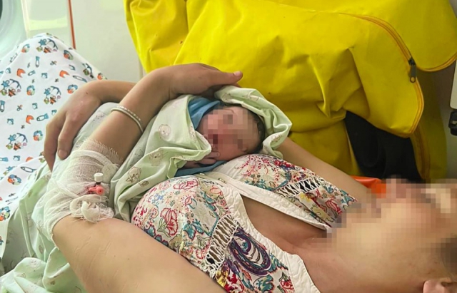 На Закарпатті ще одна дитина народилась прямо у машині швидкої допомоги