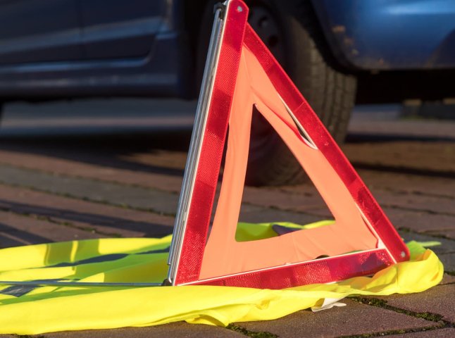 У Хусті зітнулись Renault Master та Lada Samara: один водій травмваний