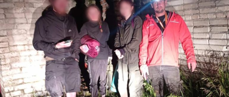 Гірські рятувальники допомогли двом туристкам у Карпатах