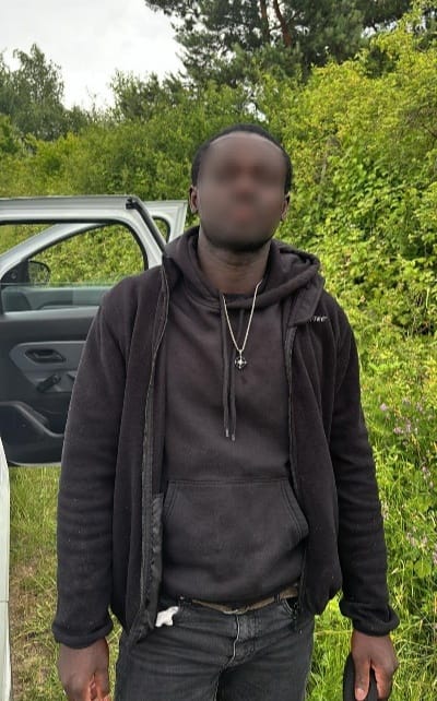 У пошуках кращого медичного обслуговування: на Закарпатті поблизу кордону затримали африканця