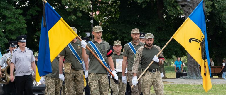 В Ужгороді попрощалися із загиблим воїном, 45-річним старшим солдатом Юрієм Кучериком