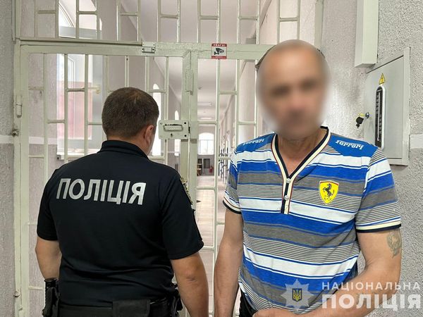 На Мукачівщині затримали зловмисника, який у стані сп’яніння ножем травмував співмешканку