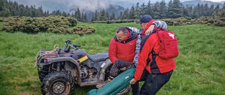 На Закарпатті рятувальники надали допомогу двом групам туристів у горах