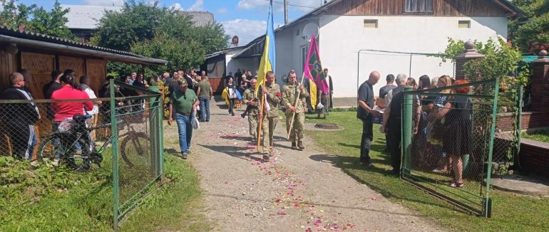 Прощання з побратимом: прикордонники Мукачівського загону провели в останню путь сержанта Шалімова Віктора