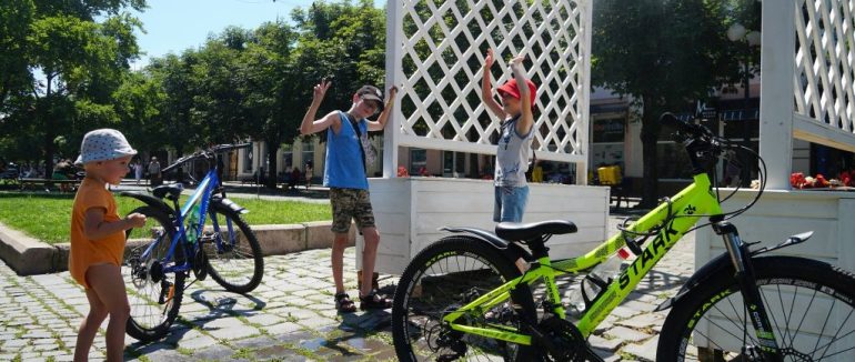 У Мукачеві встановили охолоджуючу рамку