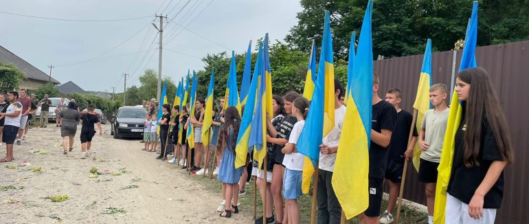 На Закарпатті прощалися з 21-річним прикордонником
