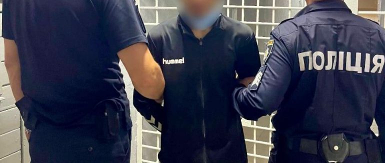 В Ужгороді поліцейські затримали зловмисника, який обікрав місцеву жительку