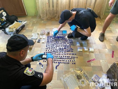 Поліція Закарпаття заблокувала канал постачання наркотиків у регіон