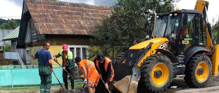 На Тячівщині ремонтують дорогу на автошляху «Колочава-Бедевля»