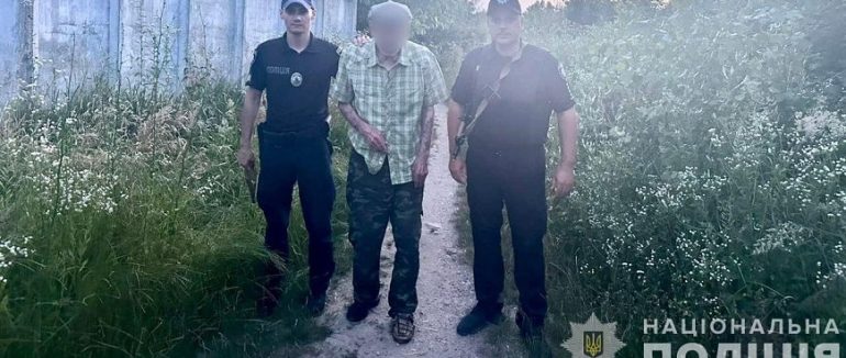 На Берегівщині літній чоловік 12 годин блукав у лісі