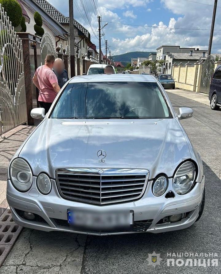 У селі Нижня Апша водій на “Mercedes” збив 7-річну дівчинку