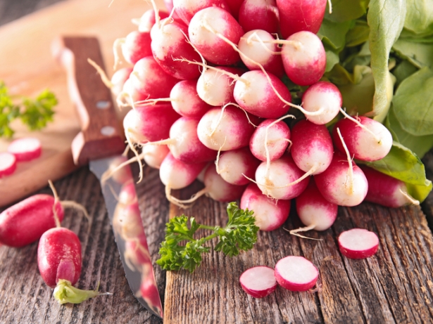 Що посадити з редискою: садівники назвали рослини-компаньйони