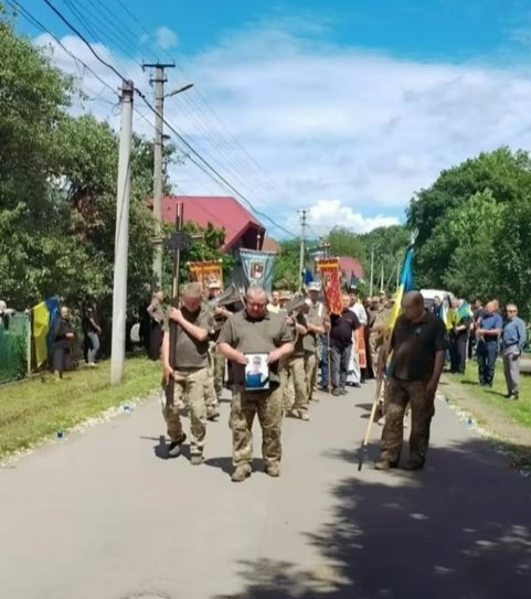 На Закарпатті попрощалися з полеглим захисником Іваном Вотьканичем