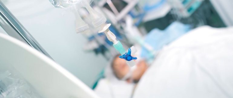 На Берегівщині чоловік отримав опіки під час заправки мотопомпи