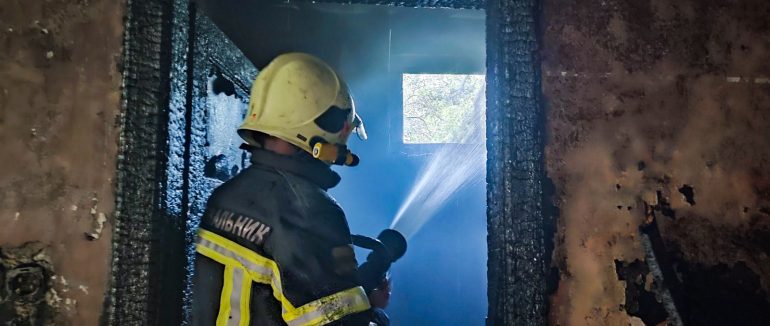 На Берегівщині рятувальники ліквідували пожежу в житловому будинку