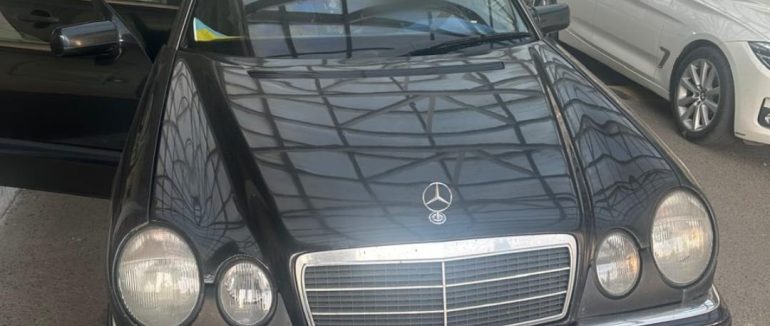 На Закарпатті на кордоні прикордонники виявили прихованого у спинці автомобільного крісла чоловіка