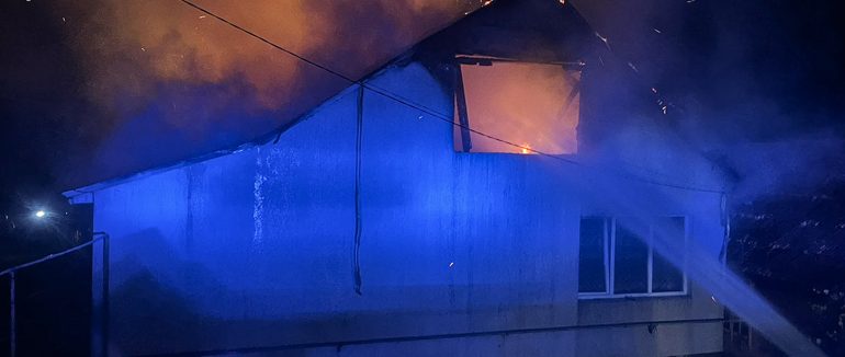 На Хустщині вночі горів будинок