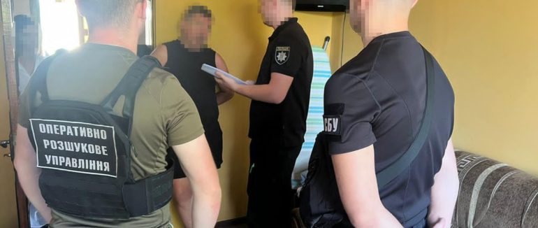 Переправляли через систему «Шлях»: на Закарпатті викрили двох очільників товариства