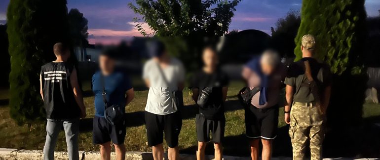 На Закарпатті прикордонники затримали порушників у супроводі підлітків