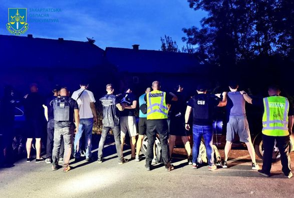Планували заробити понад 30 тис. доларів: на Берегівщині затримали двох організаторів незаконного переправлення чоловіків