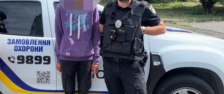 В Ужгороді поліцейські охорони затримали грабіжника