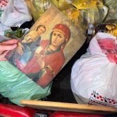 Реліквії на кордоні: митники не дали двом українцям перевезти старовинні ікони (ФОТО)