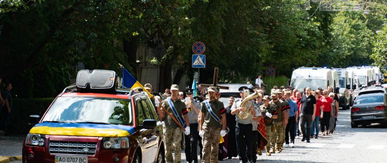 В Ужгороді провели в останню путь Героя Ференца Сімйона