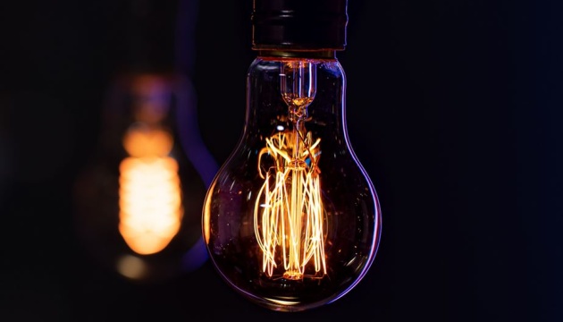 Світла не буде по 9-11 годин: графік відключення електроенергії на 13 липня