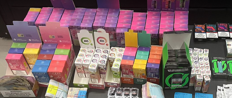 БЕБ викрило осіб, які нелегально продавали електронні сигарети в кінотеатрі та компʼютерних клубах у м. Мукачево та м. Тячів