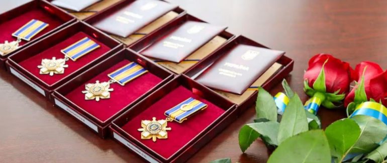 У Мукачеві двох захисників посмертно нагородили орденами “За мужність” ІІІ ступеня