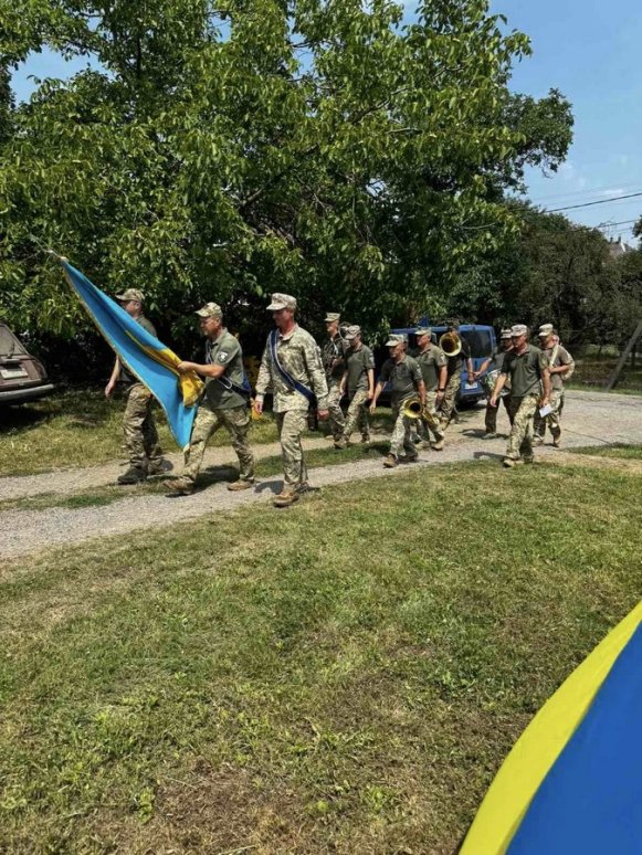 У Великолучківській громаді провели в останню путь 22-річного Героя
