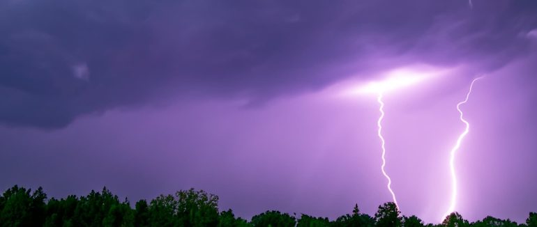 Через негоду, яка насувається на Закарпаття, оголосили штормове попередження