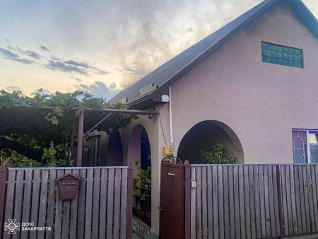 У Мукачеві пожежа ледь не знищила будинок