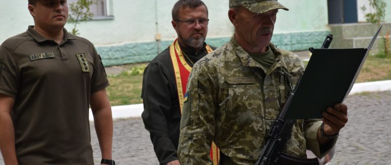 Присяга на вірність: на Мукачівщині більше 20 чоловіків вирішили пов’язати свою долю з охороною держкордону (ФОТО)